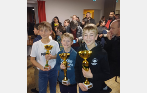 De G à D Gaspard 2ème U12M, Arsène 1er U10M et Ugo 1er U12M